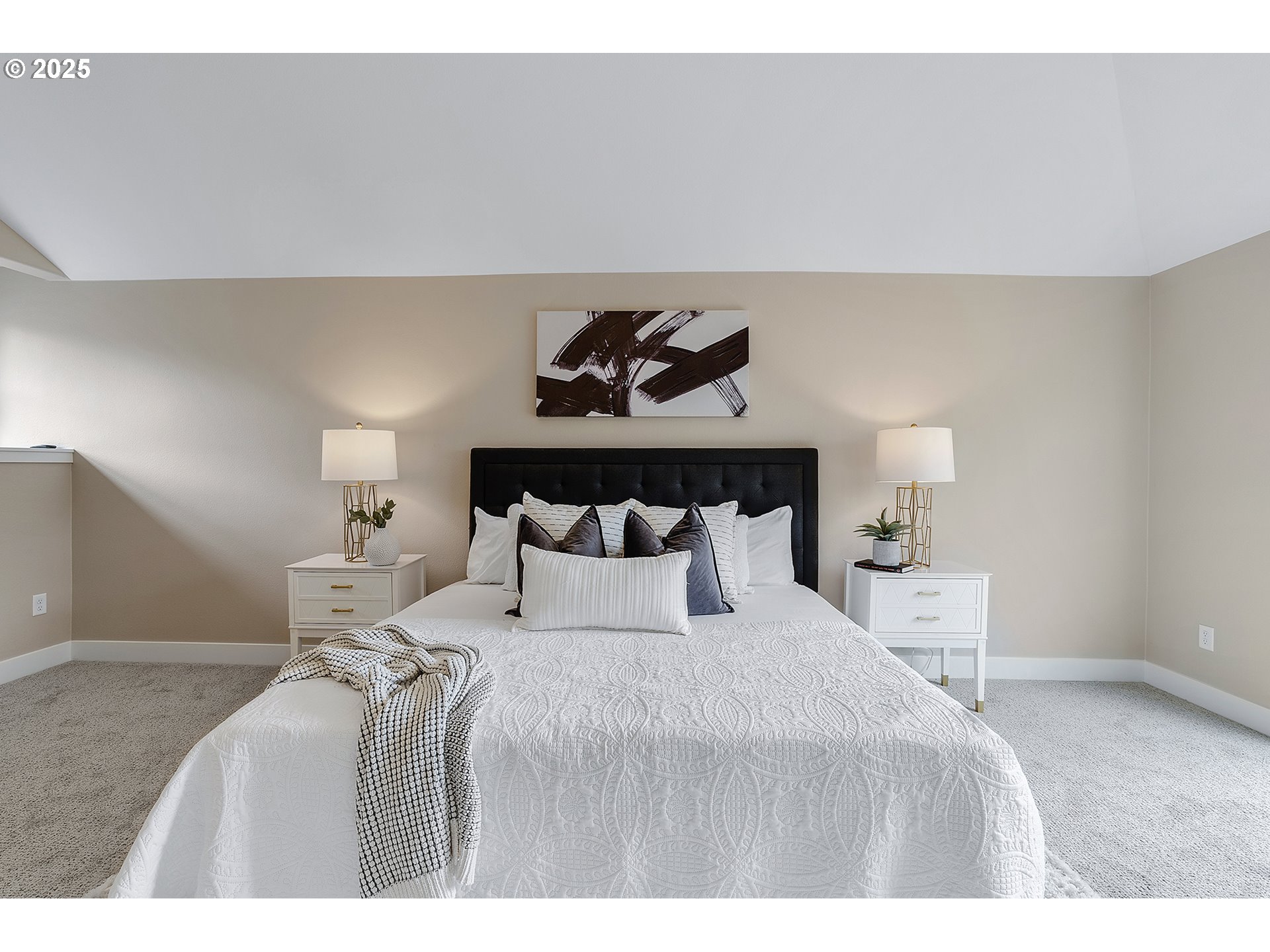 655 Barbary Place Gladstone, OR 97027 - Photo 22 of 48 a bedroom with a bed and window
