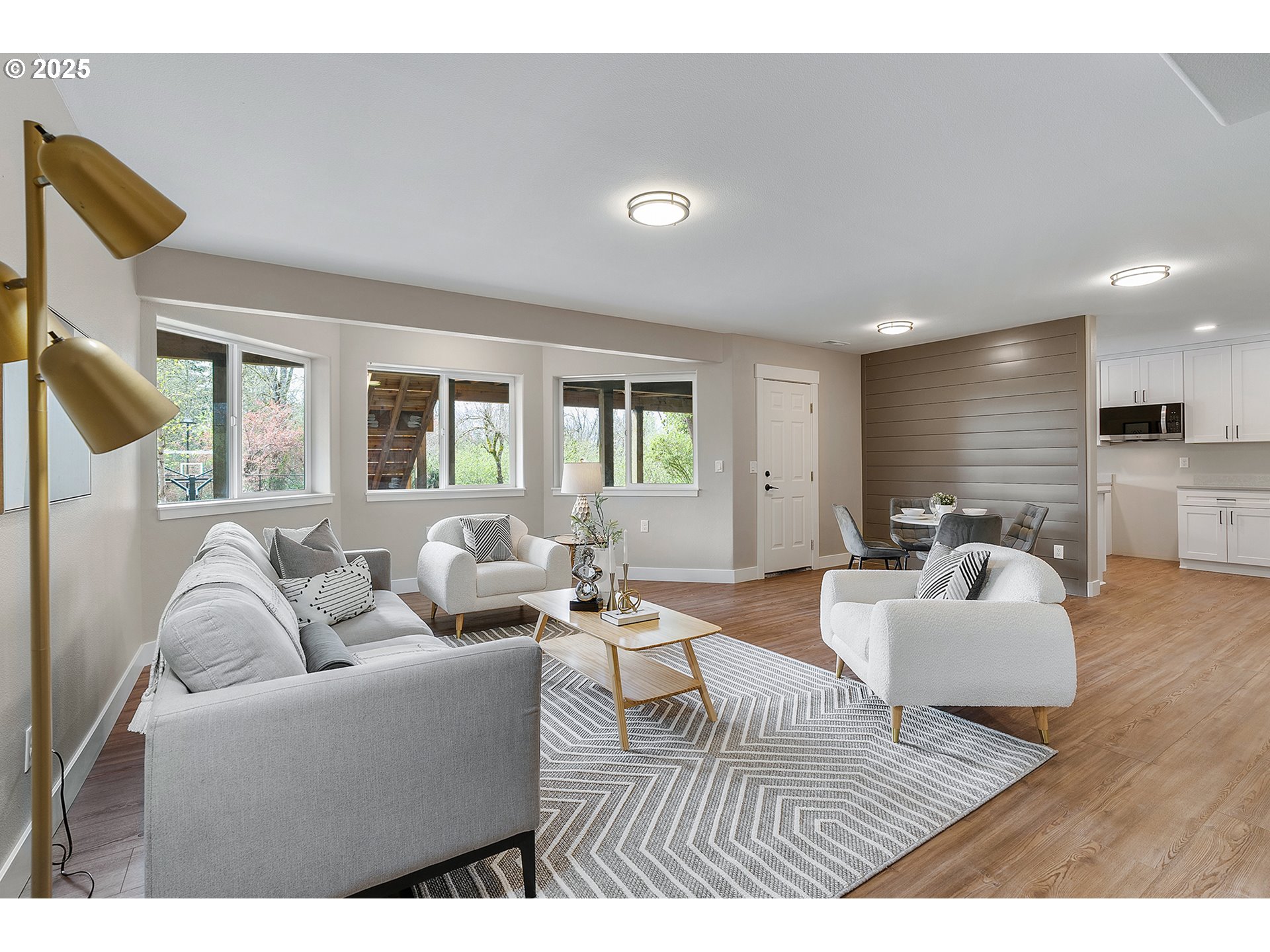655 Barbary Place Gladstone, OR 97027 - Photo 30 of 48 a living room with furniture