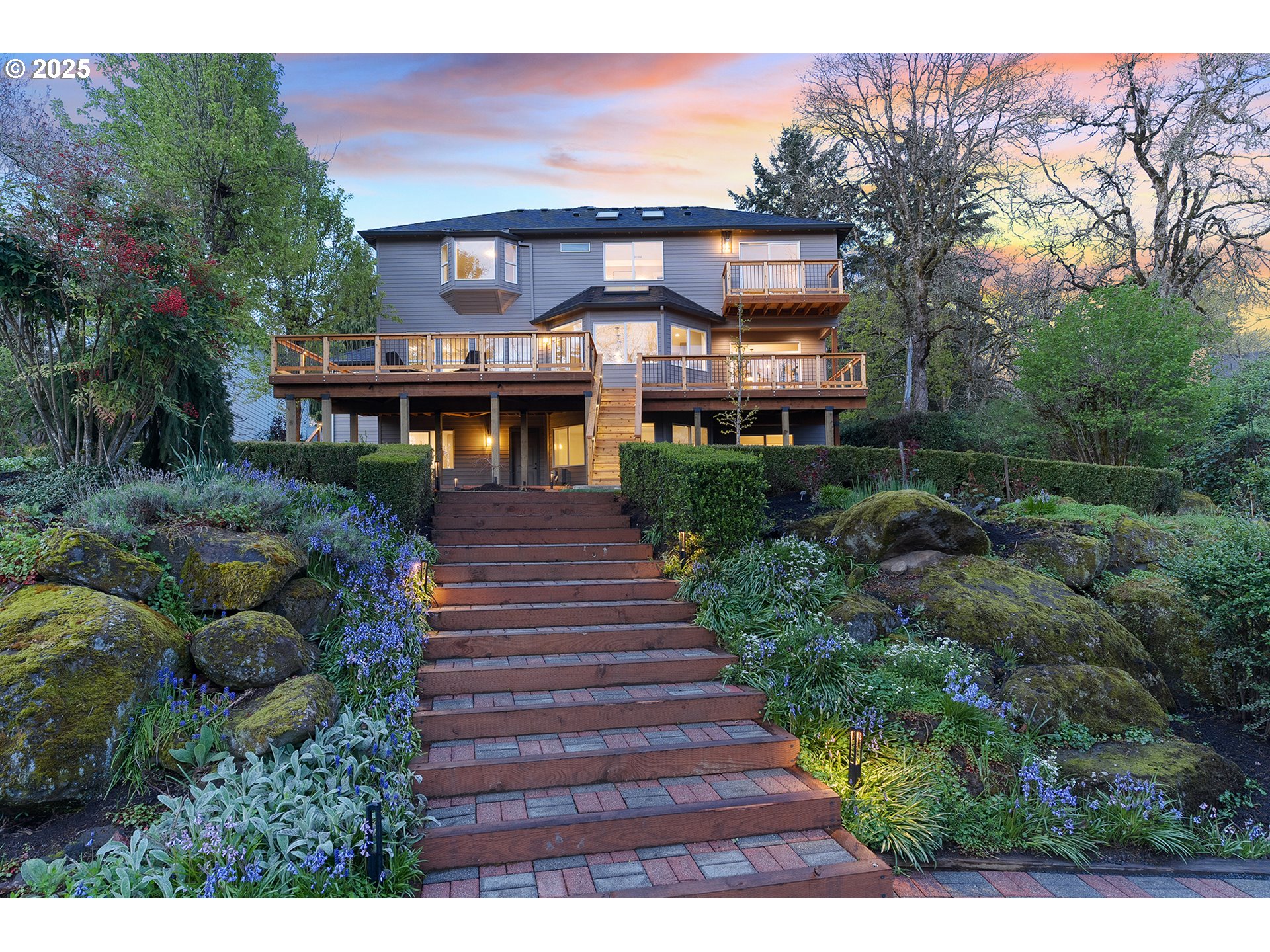 655 Barbary Place Gladstone, OR 97027 - Photo 43 of 48 a front view of a house with a yard