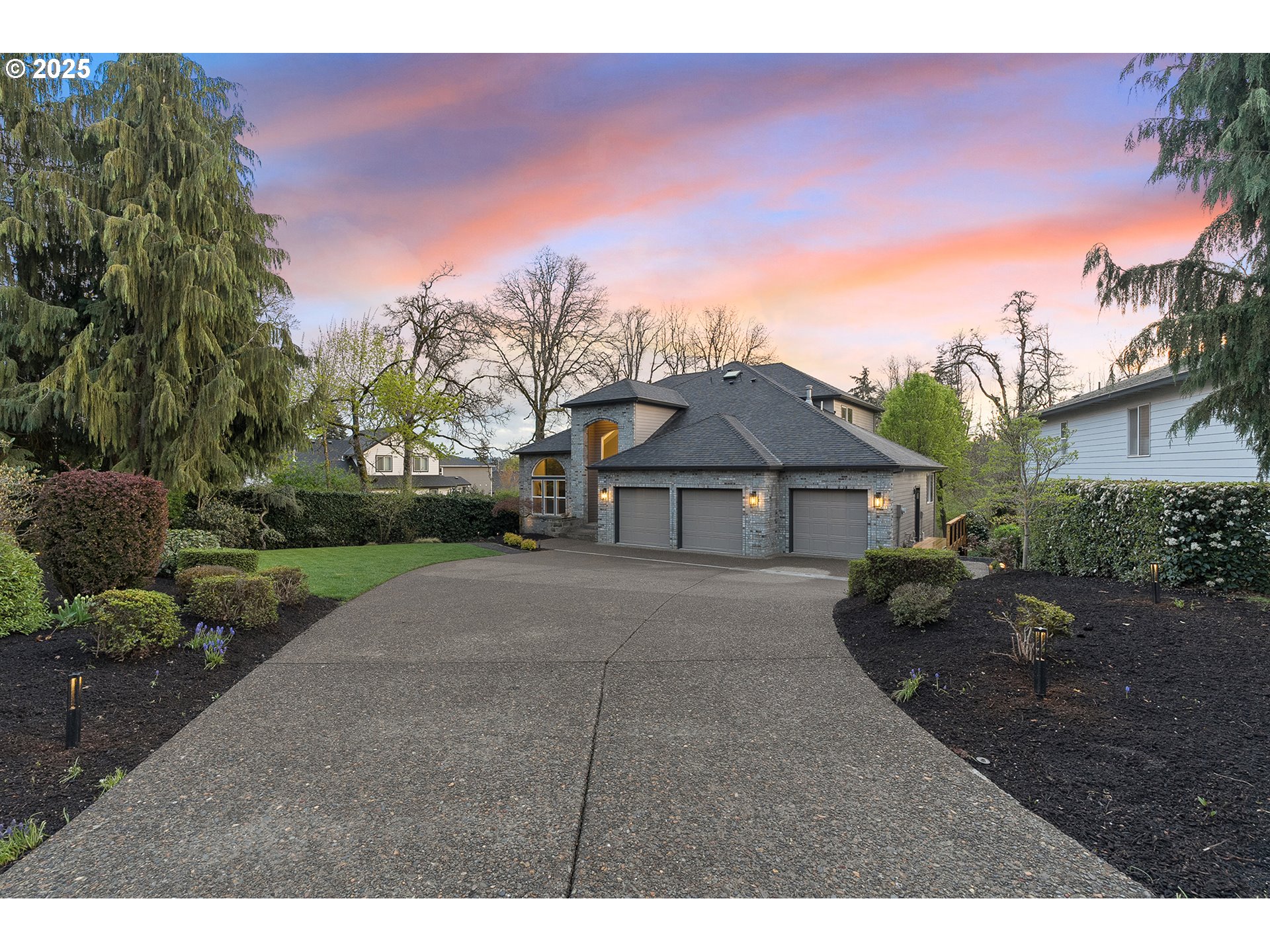 655 Barbary Place Gladstone, OR 97027 - Photo 44 of 48 a view of house with outdoor space and garden