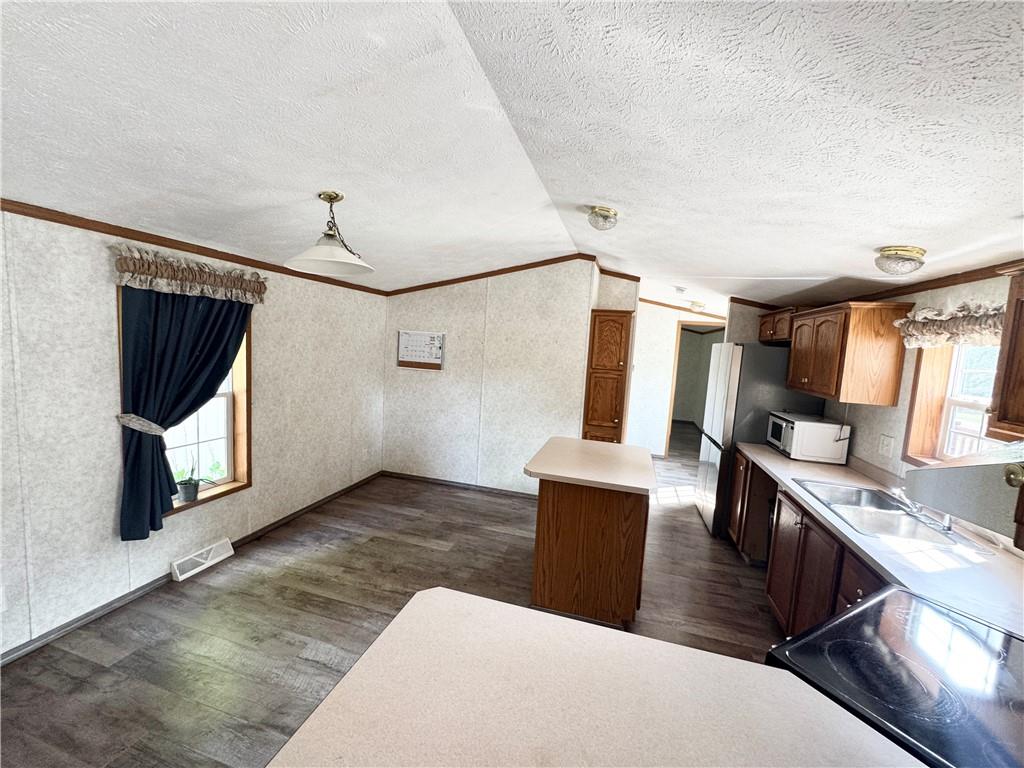 2588 Frew Mill Road New Castle, PA 16101 - Photo 9 of 24 Gallery Image 9