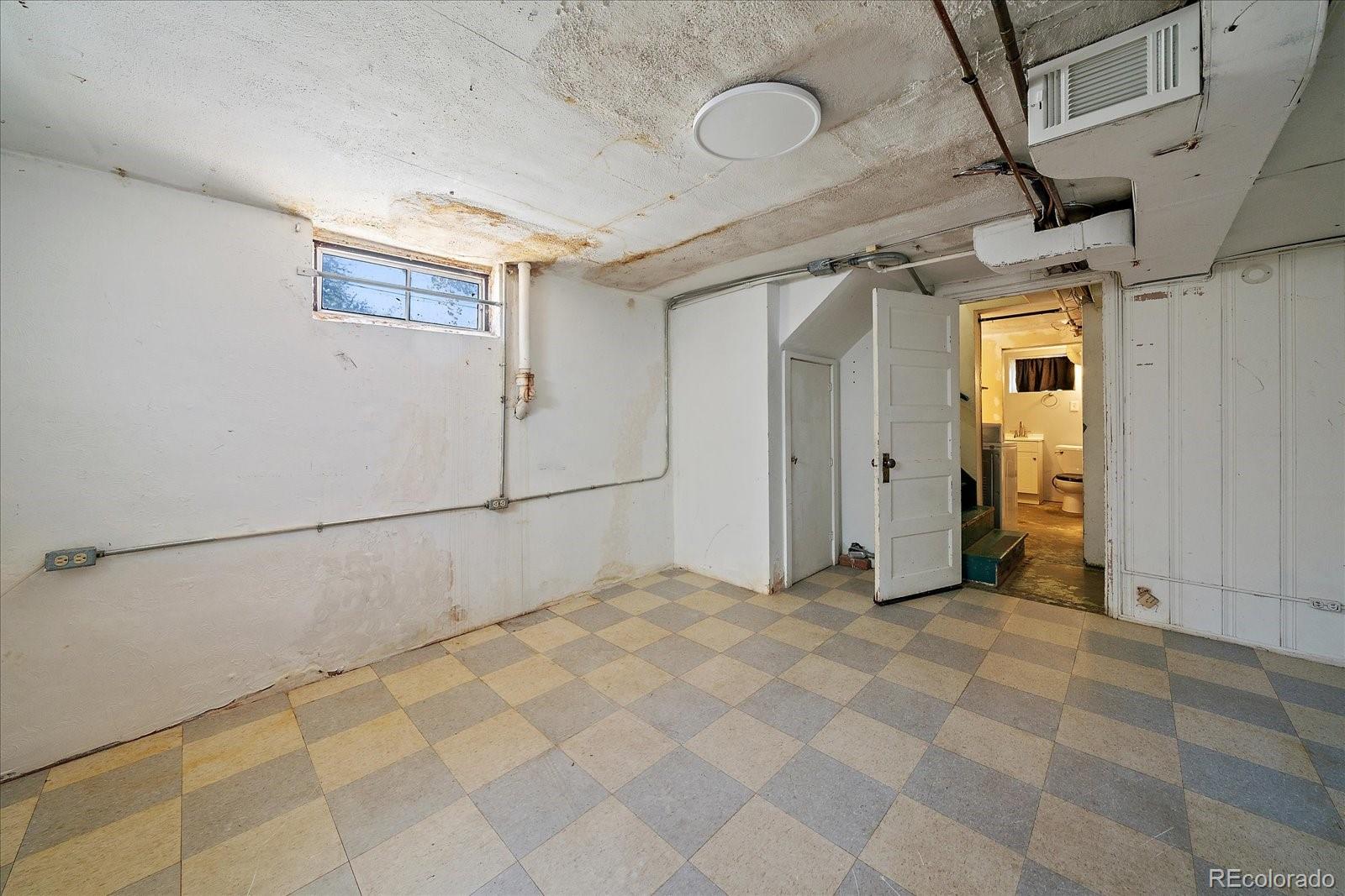 2575 South Lafayette Street Denver, CO 80210 - Photo 18 of 25 a view of an empty room