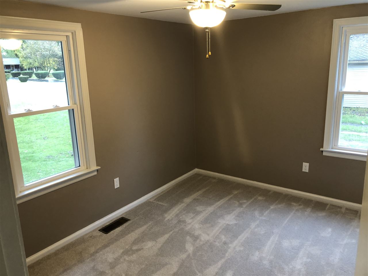 927 East Remus Road Mount Pleasant, MI 48858 - Photo 13 of 26 1868645-12.JPG