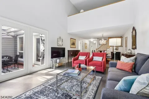 $845,000 | 22 Woodcrest Drive, Morristown, NJ 07960
