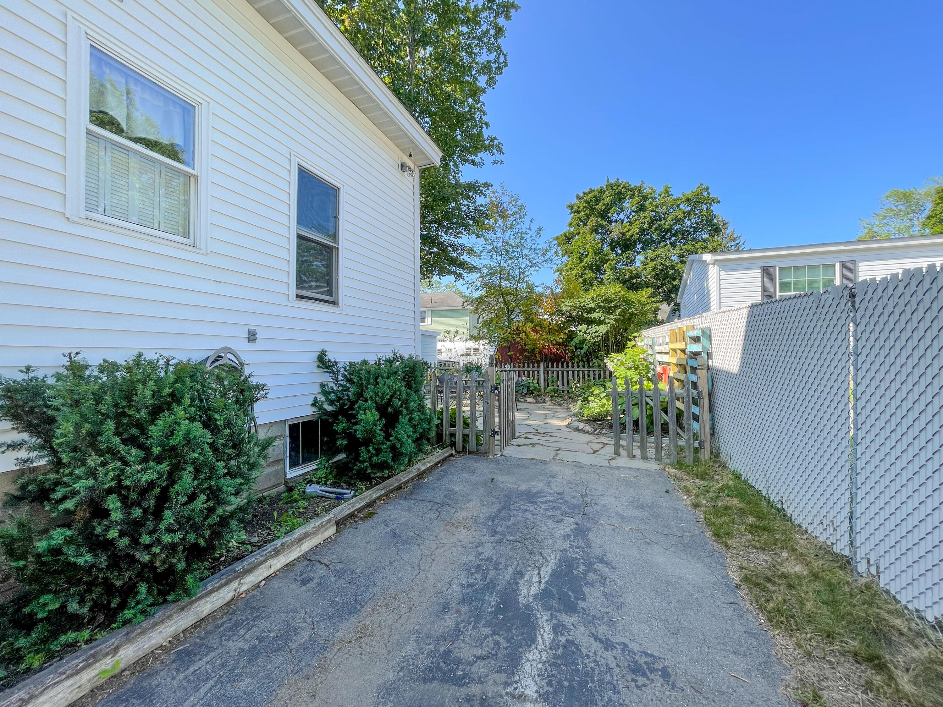 76 Keswick Road South Portland, ME 04106 - Photo 7 of 83 76 Keswick Rd South Portland -11