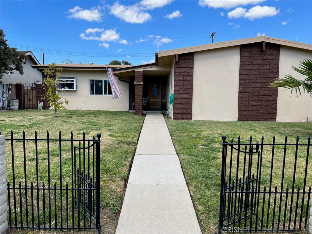 19721 Plummer Street, Chatsworth, CA 91311 Compass