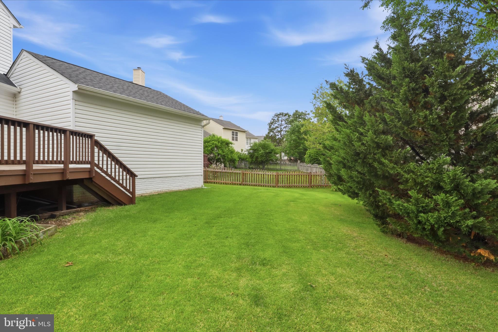 25352 Ripleys Field Drive Chantilly, VA 20152 - Photo 33 of 54 a view of a backyard with a garden