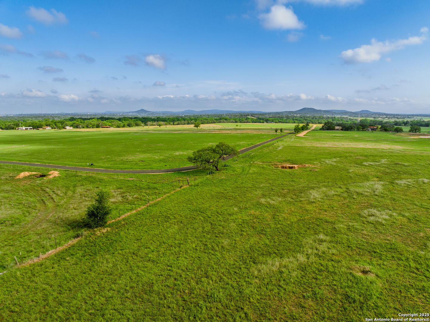 Lot4 Oak Mott Road Comfort, TX 78013 - Photo 19 of 21 a view of an ocean
