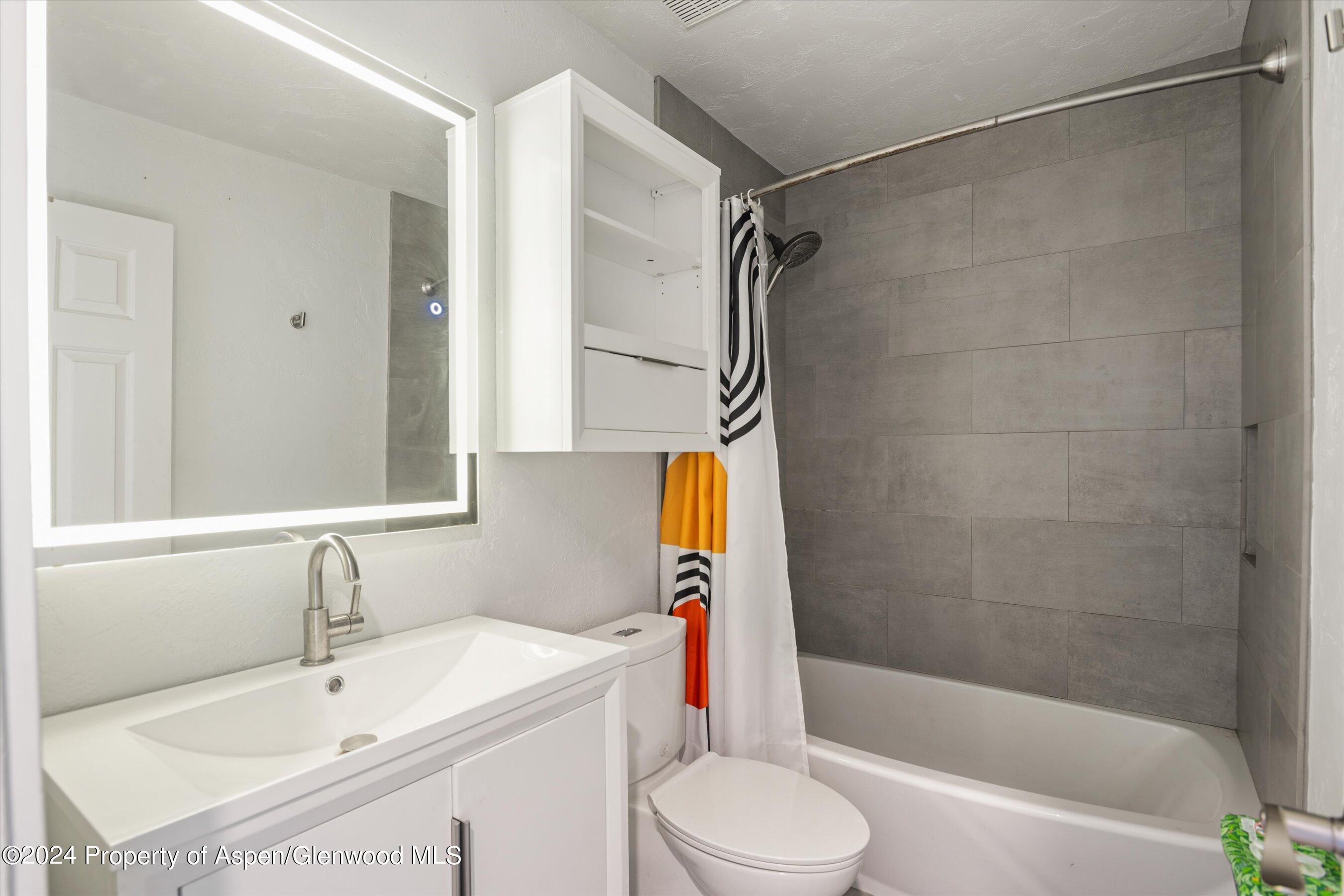2440 Ute Avenue Rifle, CO 81650 - Photo 18 of 53 2nd Full Bathroom