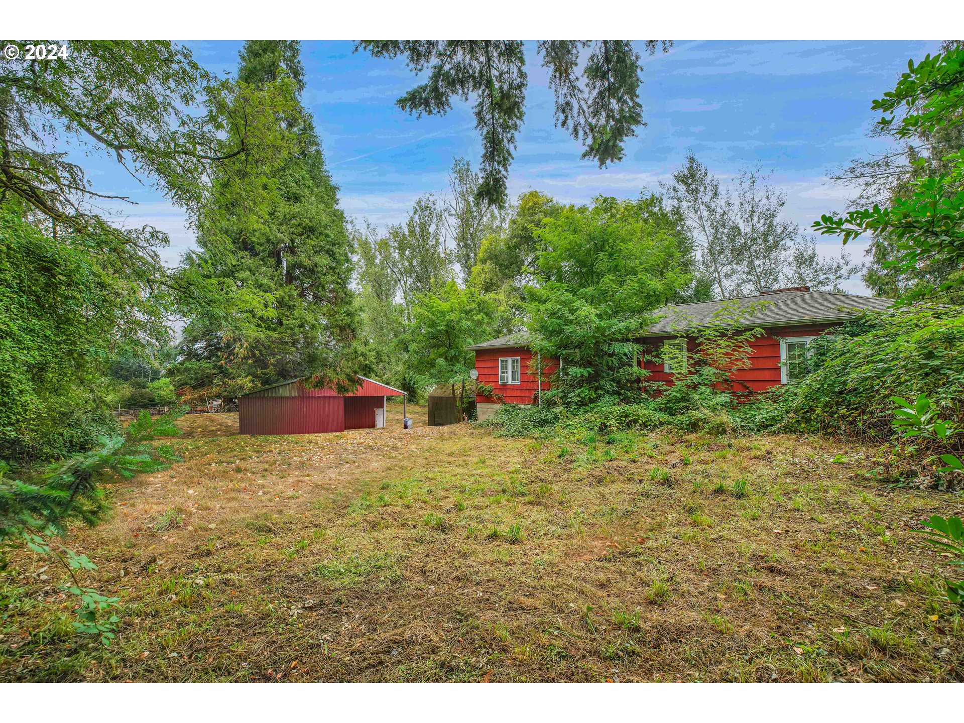 5349 Southeast Jenne Road Portland, OR 97236 - Photo 5 of 10 a view of a outdoor space