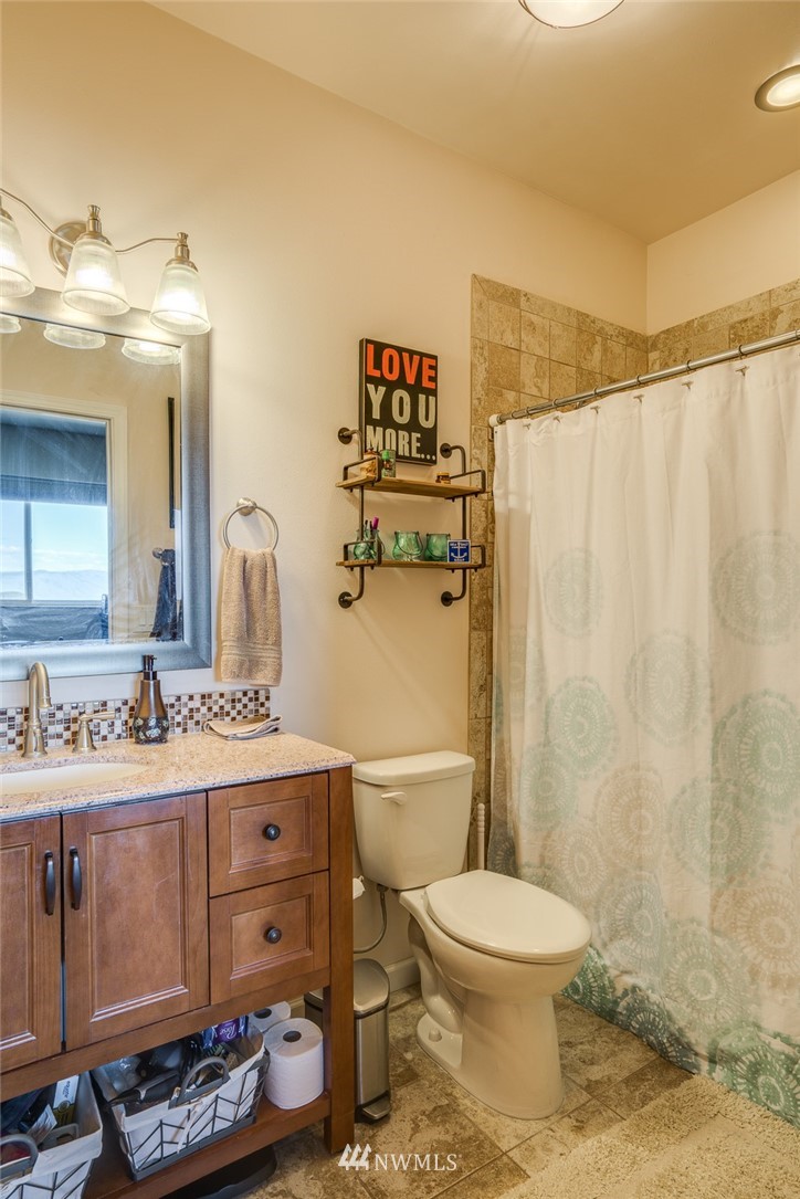 5390 Whispering Ridge Drive Wenatchee, WA 98801 - Photo 16 of 25 Gallery Image 16