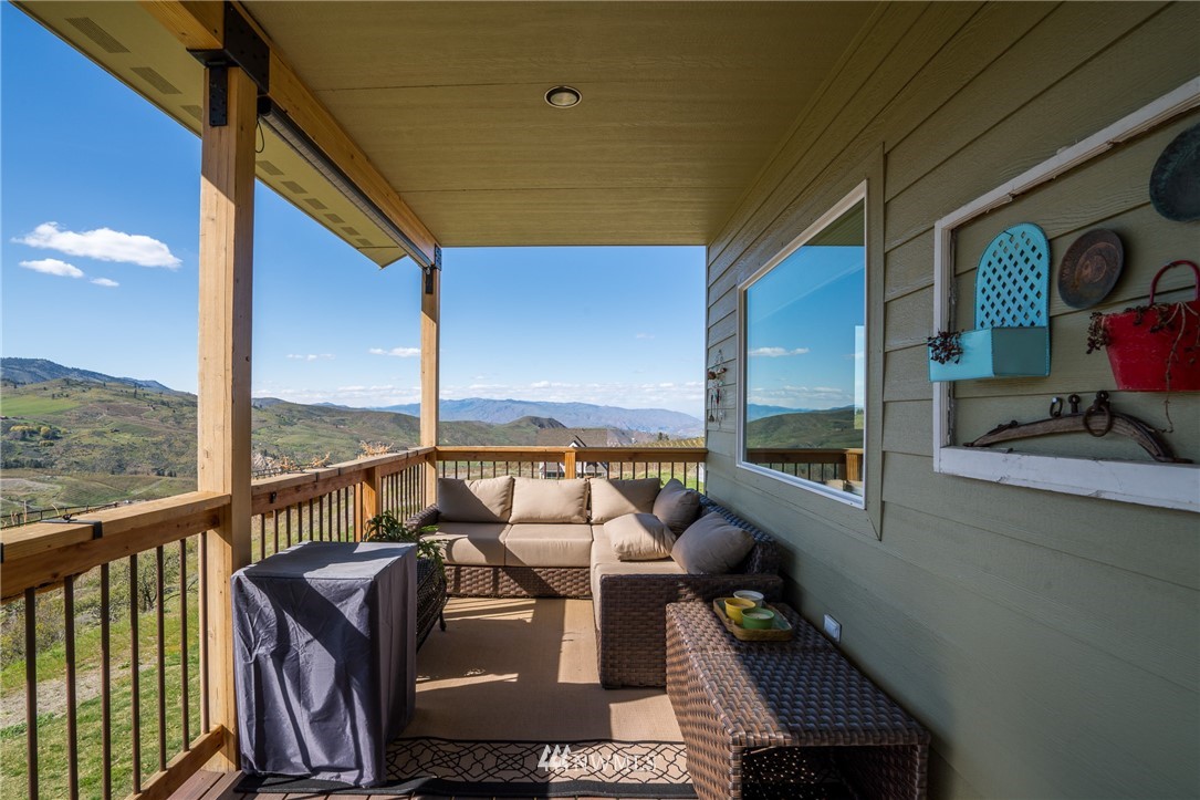 5390 Whispering Ridge Drive Wenatchee, WA 98801 - Photo 17 of 25 Gallery Image 17