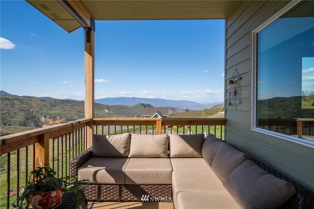 5390 Whispering Ridge Drive Wenatchee, WA 98801 - Photo 18 of 25 Gallery Image 18