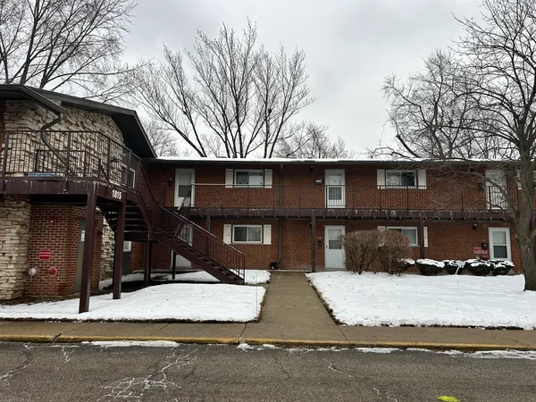 $1,400 | 1845 White Chappel Drive, Unit 2A, Mount Prospect, IL 60056