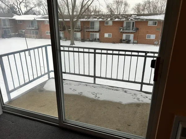 $1,400 | 1845 White Chappel Drive, Unit 2A, Mount Prospect, IL 60056