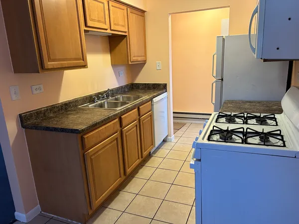 $1,400 | 1845 White Chappel Drive, Unit 2A, Mount Prospect, IL 60056