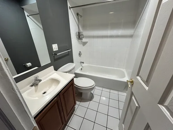$1,400 | 1845 White Chappel Drive, Unit 2A, Mount Prospect, IL 60056