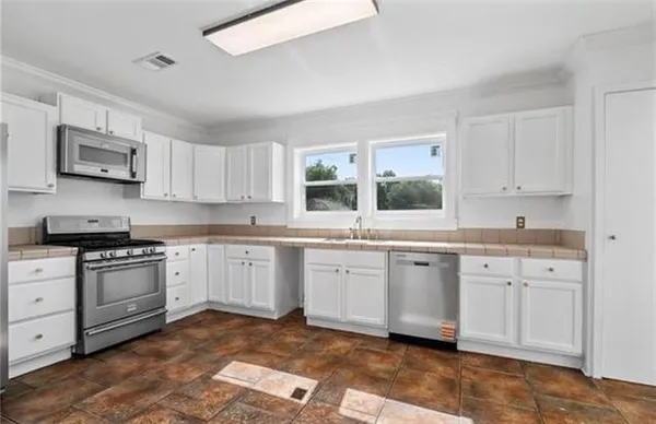 $2,200 | 225 Magnolia Street, Mandeville, LA 70448