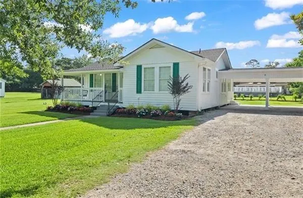 $2,200 | 225 Magnolia Street, Mandeville, LA 70448