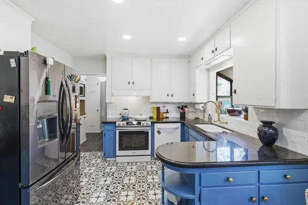 $585,000 | 4934 North Del Mar Avenue, Fresno, CA 93704