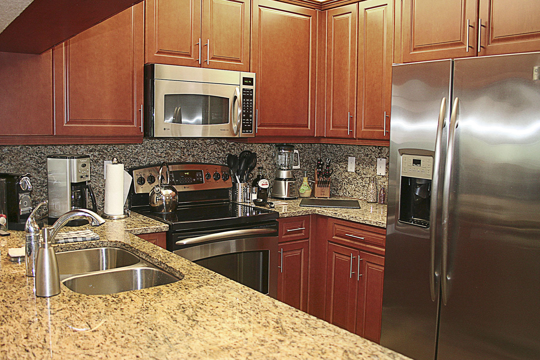 1580 Island Cove Road, Unit 1 Fort Pierce, FL 34949 - Photo 11 of 25 Kitchen
