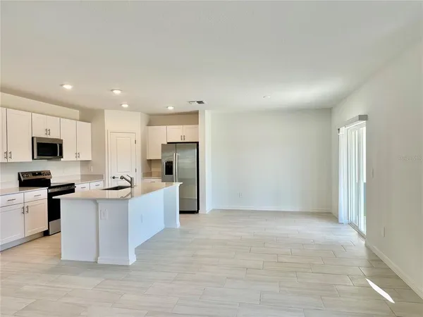 $2,800 | 17761 Pleasantview Boulevard, Land O Lakes, FL 34638