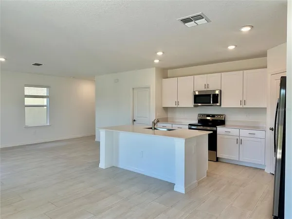 $2,800 | 17761 Pleasantview Boulevard, Land O Lakes, FL 34638