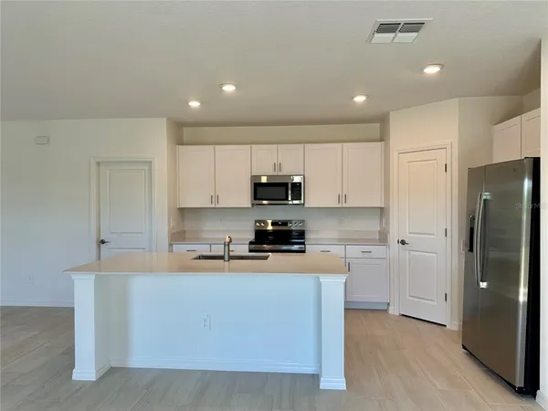 $2,800 | 17761 Pleasantview Boulevard, Land O Lakes, FL 34638