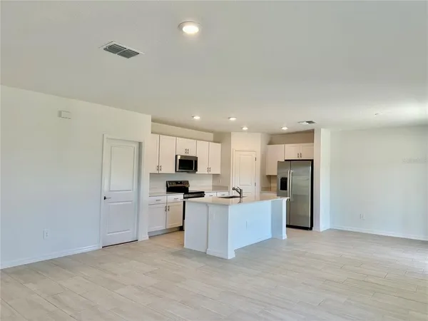 $2,800 | 17761 Pleasantview Boulevard, Land O Lakes, FL 34638