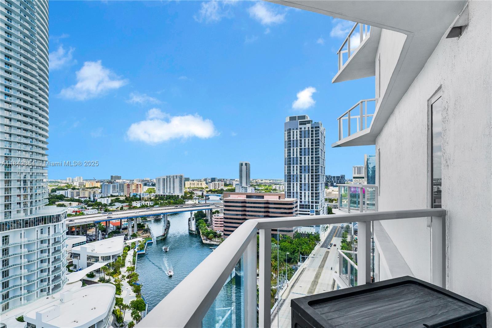 185 Southwest 7th Street, Unit 1901 Miami, FL 33130 - Photo 32 of 46