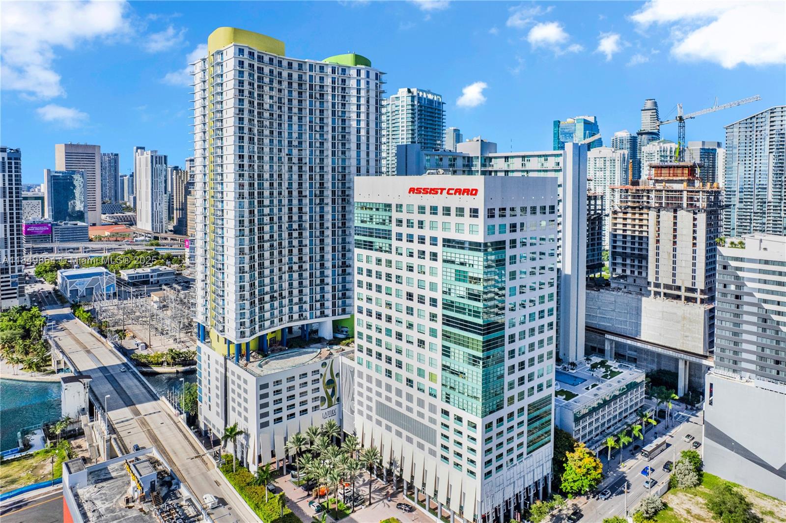 185 Southwest 7th Street, Unit 1901 Miami, FL 33130 - Photo 37 of 46 a city view