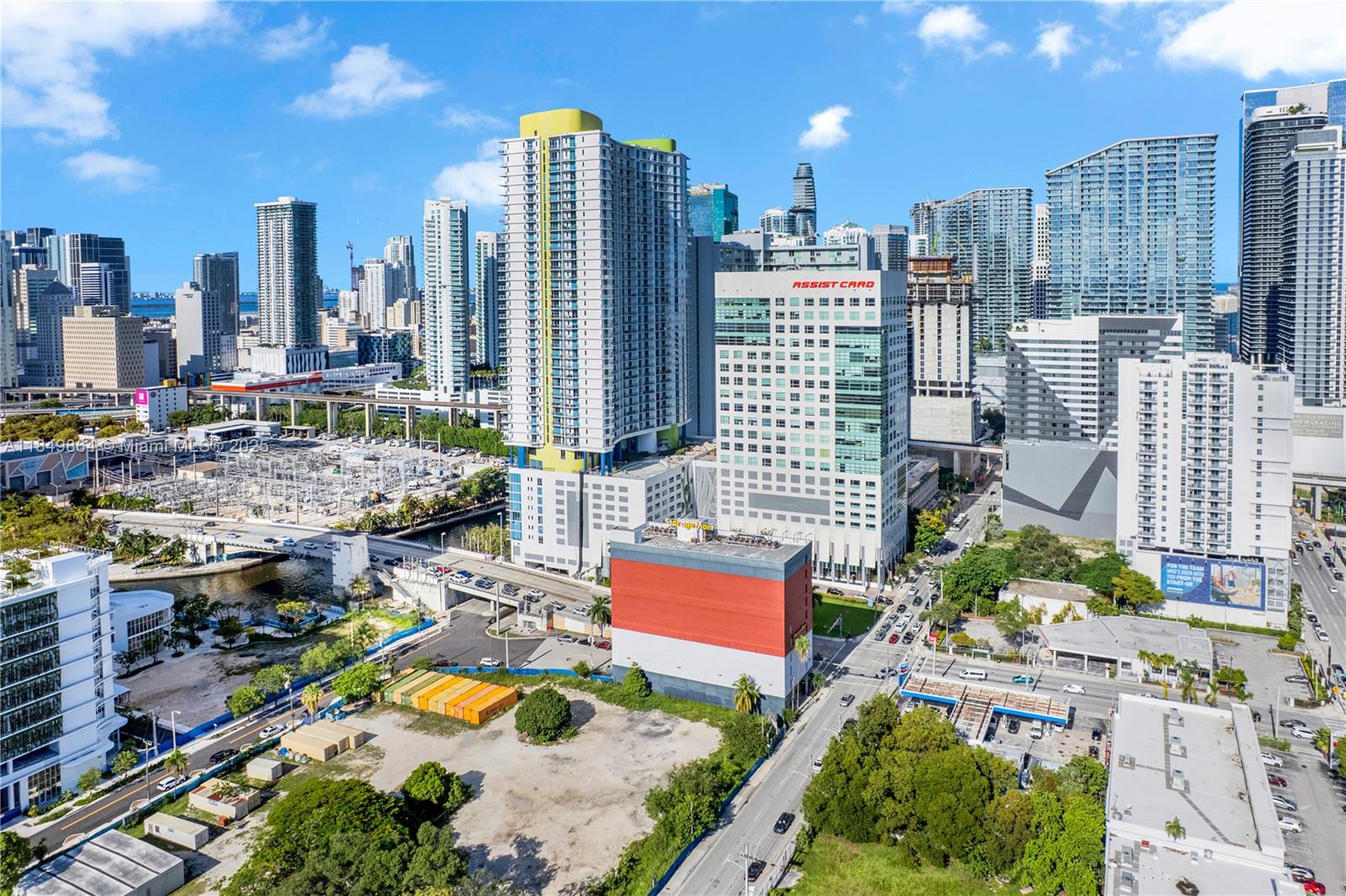 185 Southwest 7th Street, Unit 1901 Miami, FL 33130 - Photo 45 of 46 a city view with tall buildings