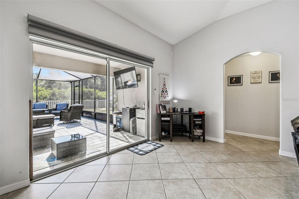 8439 Hunters Fork Loop Ruskin, FL 33573 - Photo 40 of 74