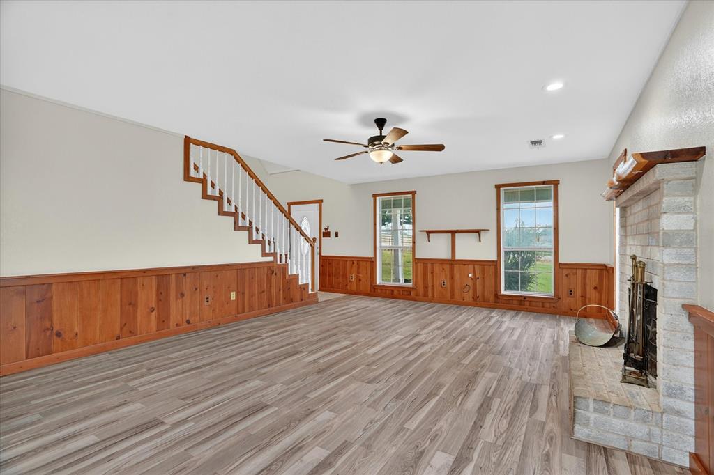 4697 Holbrook Road Springtown, TX 76082 - Photo 6 of 35