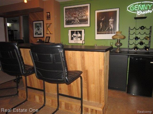 25712 Rutledge Crossing Farmington, MI 48335 - Photo 15 of 25 wet bar.JPG