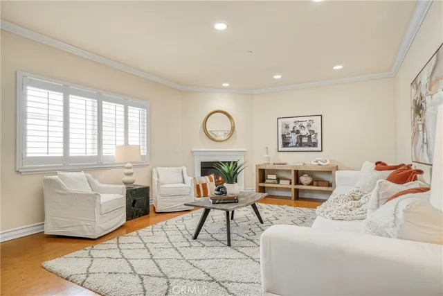 $1,290,000 | 11923 Darlington Avenue, Unit 302, Los Angeles, CA 90049