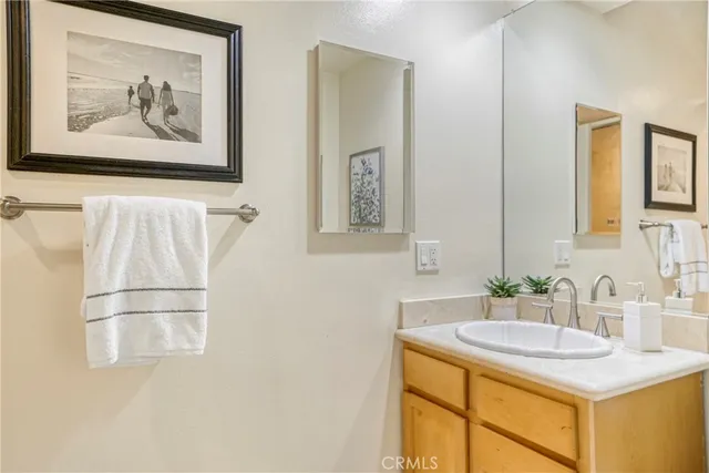 $1,290,000 | 11923 Darlington Avenue, Unit 302, Los Angeles, CA 90049