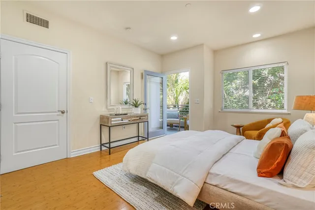 $1,290,000 | 11923 Darlington Avenue, Unit 302, Los Angeles, CA 90049