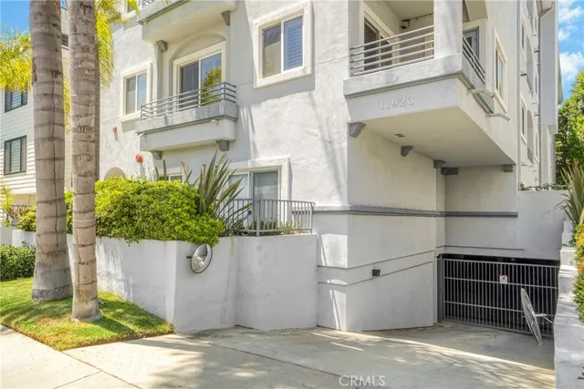 $1,290,000 | 11923 Darlington Avenue, Unit 302, Los Angeles, CA 90049
