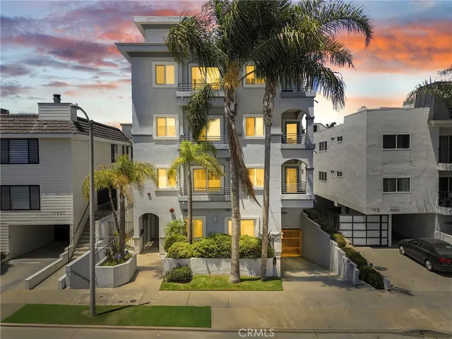 $1,290,000 | 11923 Darlington Avenue, Unit 302, Los Angeles, CA 90049