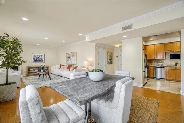 $1,290,000 | 11923 Darlington Avenue, Unit 302, Los Angeles, CA 90049