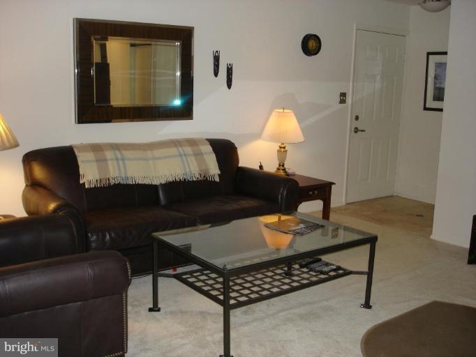 1793 Jonathan Way, Unit 1793F Reston, VA 20190 - Photo 2 of 13 Living Room