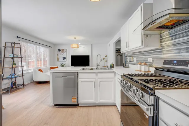 $3,000 | 549 Ivory Lane, Bartlett, IL 60103