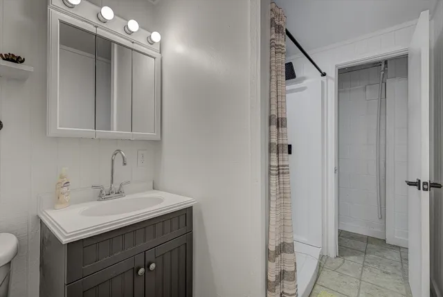 $445,000 | 283 Barracuda Street, Bayou Vista, TX 77563