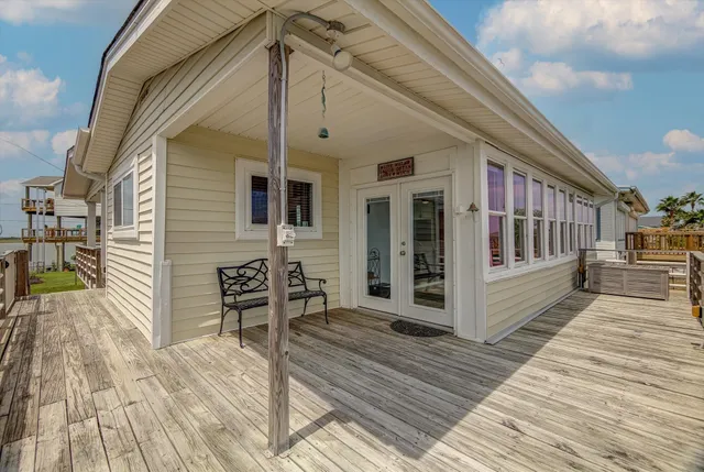 $445,000 | 283 Barracuda Street, Bayou Vista, TX 77563