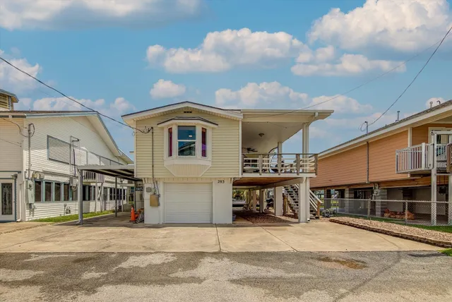 $445,000 | 283 Barracuda Street, Bayou Vista, TX 77563