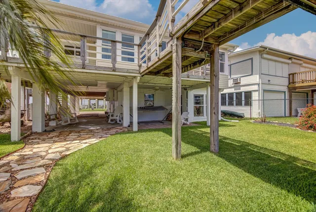 $445,000 | 283 Barracuda Street, Bayou Vista, TX 77563