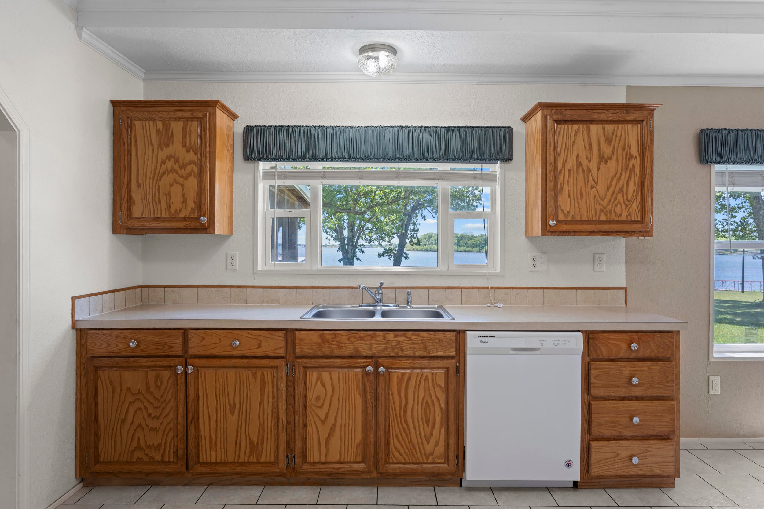 25221 South 603 Road Grove, OK 74344 - Photo 19 of 36 Kitchen View of Lake