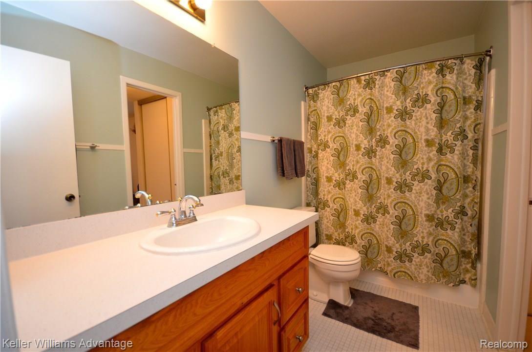 22390 Innsbrook Northville, MI 48167 - Photo 43 of 69 DSC_5458.jpg