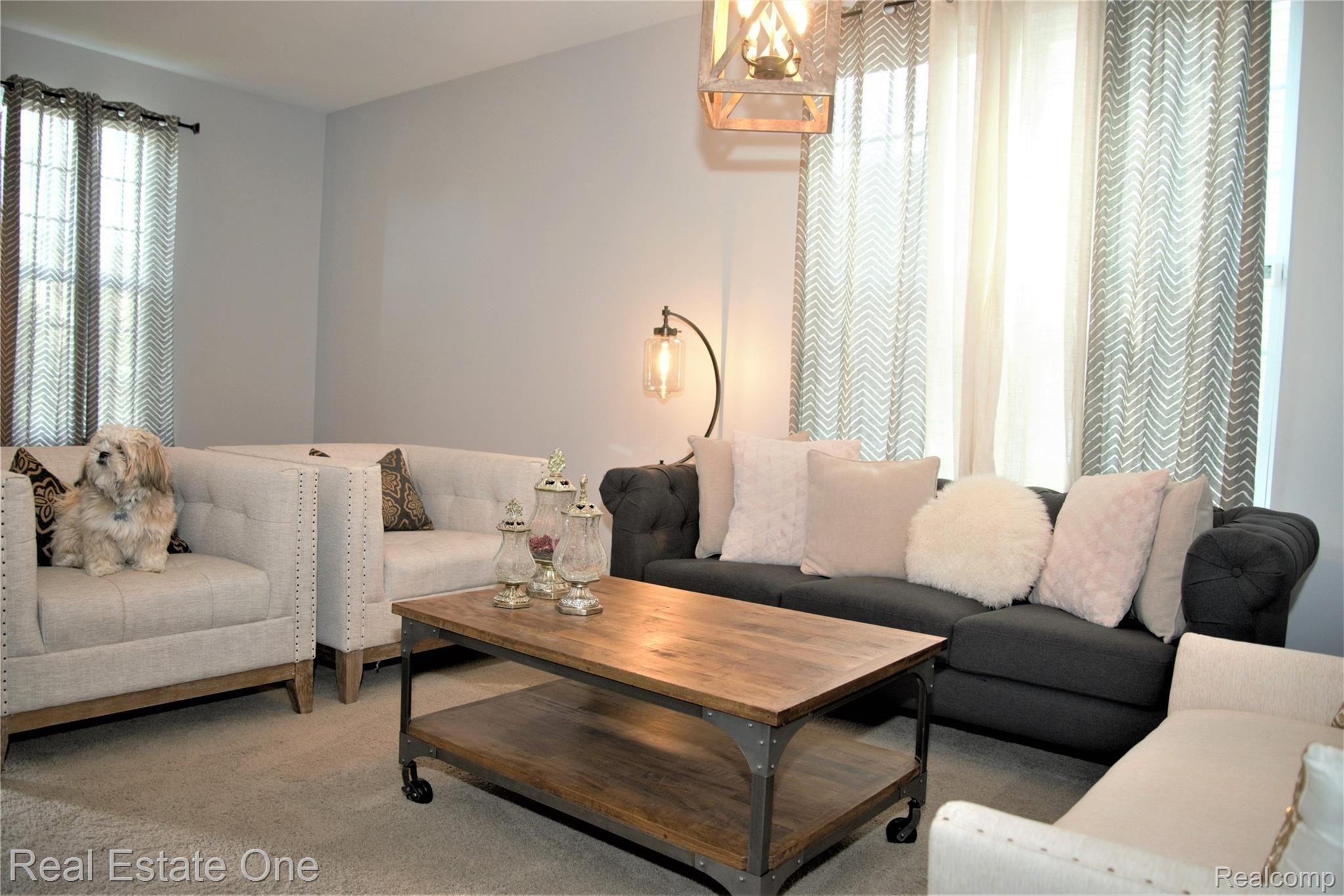 27099 Victoria Road Novi, MI 48374 - Photo 8 of 43 10-LivingRoom.jpg